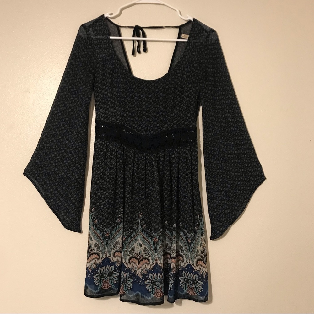 Hollister Women’s Navy Blue Boho Floral Flared Sleeve Open Back Dress Size XS